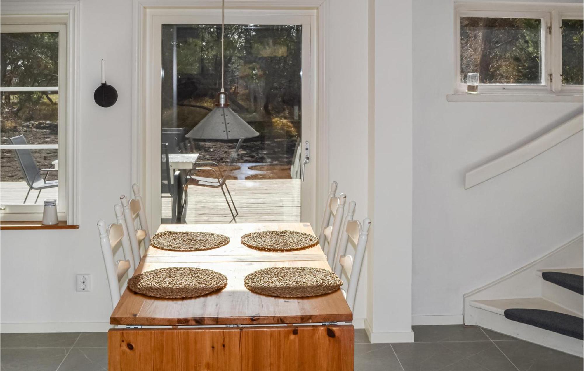 Gorgeous Home In Borrby With Wifi Dış mekan fotoğraf